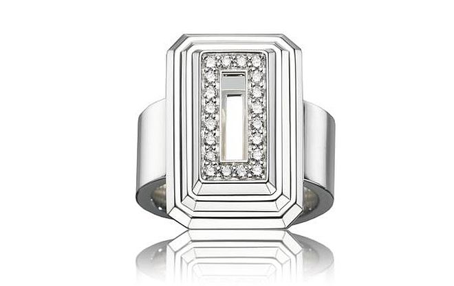 Pierścionek wykonany w srebrze z diamentami. Futurystyczna biżuteria od Ruifier